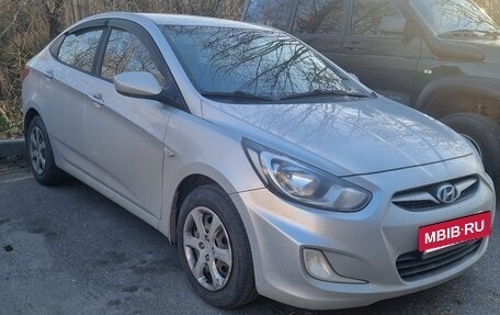 Hyundai Solaris II рестайлинг, 2013 год, 950 000 рублей, 2 фотография