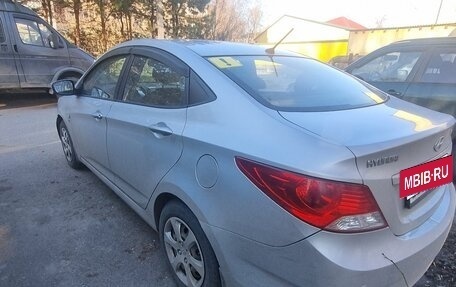 Hyundai Solaris II рестайлинг, 2013 год, 950 000 рублей, 5 фотография