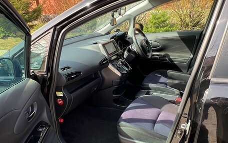 Toyota Wish II, 2013 год, 1 600 000 рублей, 12 фотография