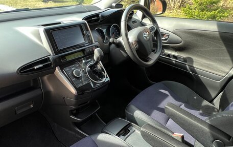 Toyota Wish II, 2013 год, 1 600 000 рублей, 14 фотография