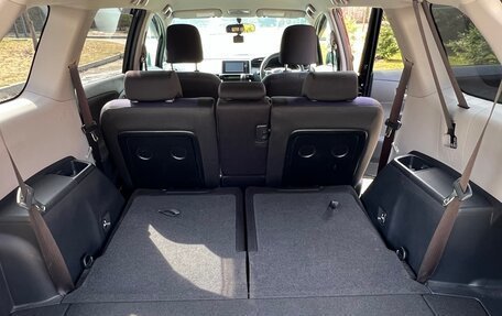 Toyota Wish II, 2013 год, 1 600 000 рублей, 26 фотография