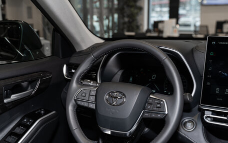 Toyota Highlander, 2026 год, 5 890 000 рублей, 21 фотография