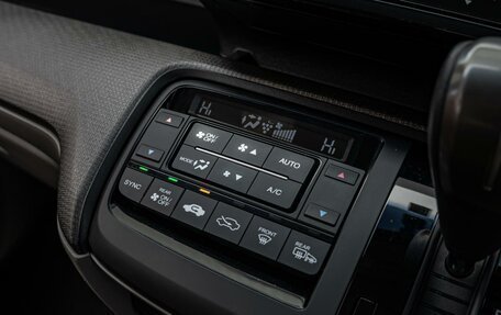 Honda Stepwgn IV, 2015 год, 1 595 000 рублей, 16 фотография