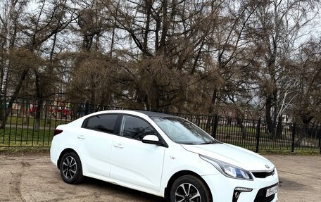 KIA Rio IV, 2018 год, 1 390 000 рублей, 2 фотография