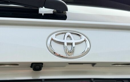 Toyota RAV4, 2025 год, 4 410 000 рублей, 10 фотография