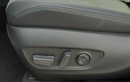 Toyota RAV4, 2025 год, 4 410 000 рублей, 16 фотография