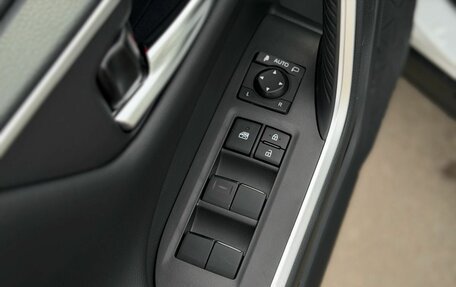 Toyota RAV4, 2025 год, 4 410 000 рублей, 14 фотография