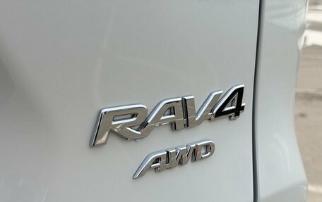 Toyota RAV4, 2025 год, 4 410 000 рублей, 34 фотография