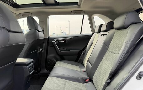 Toyota RAV4, 2025 год, 4 410 000 рублей, 30 фотография