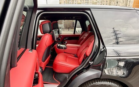 Land Rover Range Rover IV рестайлинг, 2019 год, 6 900 000 рублей, 10 фотография