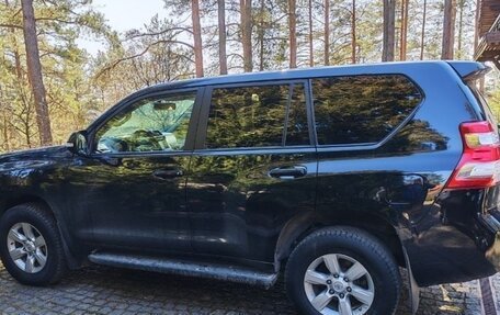 Toyota Land Cruiser Prado 150 рестайлинг 2, 2016 год, 3 850 000 рублей, 3 фотография