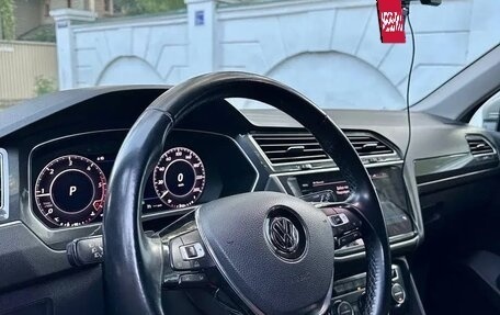 Volkswagen Tiguan II, 2017 год, 2 350 000 рублей, 3 фотография