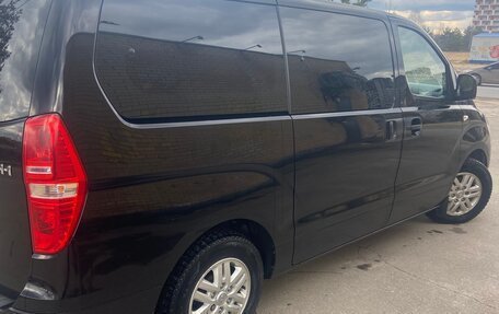 Hyundai H-1 II рестайлинг, 2015 год, 1 730 000 рублей, 8 фотография