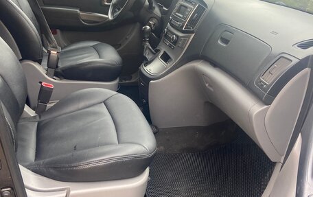 Hyundai H-1 II рестайлинг, 2015 год, 1 730 000 рублей, 10 фотография