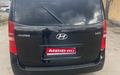 Hyundai H-1 II рестайлинг, 2015 год, 1 730 000 рублей, 6 фотография