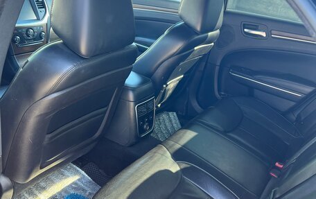 Chrysler 300C II, 2012 год, 1 630 000 рублей, 7 фотография