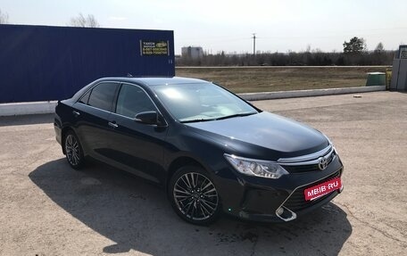 Toyota Camry, 2017 год, 2 550 000 рублей, 3 фотография