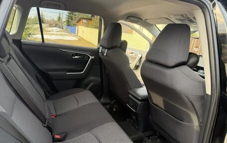 Toyota RAV4, 2021 год, 3 750 000 рублей, 2 фотография