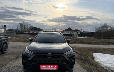 Toyota RAV4, 2021 год, 3 750 000 рублей, 4 фотография