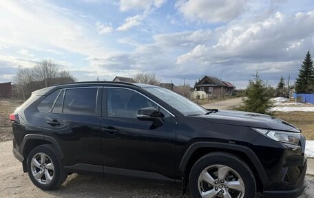 Toyota RAV4, 2021 год, 3 750 000 рублей, 7 фотография