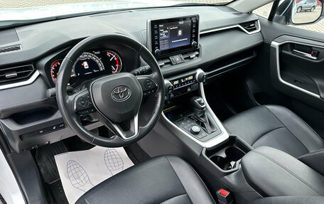 Toyota RAV4, 2021 год, 3 920 000 рублей, 7 фотография