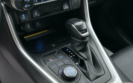 Toyota RAV4, 2021 год, 3 920 000 рублей, 14 фотография