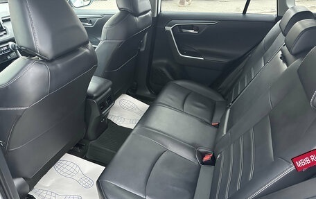 Toyota RAV4, 2021 год, 3 920 000 рублей, 19 фотография