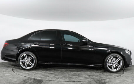 Mercedes-Benz E-Класс, 2020 год, 3 870 000 рублей, 4 фотография