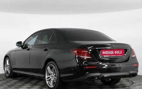 Mercedes-Benz E-Класс, 2020 год, 3 870 000 рублей, 7 фотография