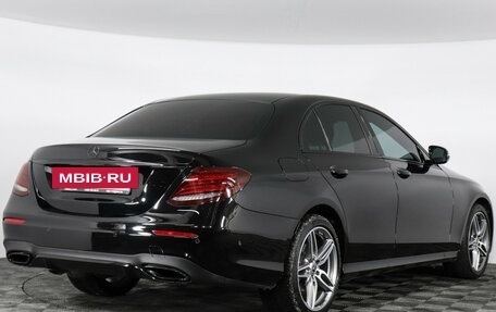 Mercedes-Benz E-Класс, 2020 год, 3 870 000 рублей, 5 фотография