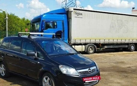 Opel Zafira B, 2011 год, 650 000 рублей, 2 фотография