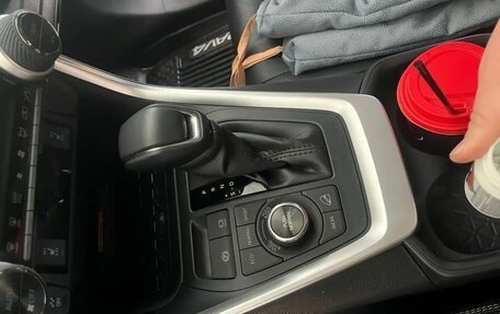 Toyota RAV4, 2021 год, 6 200 000 рублей, 11 фотография