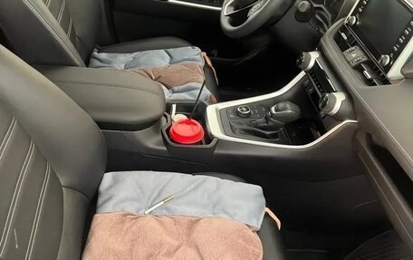 Toyota RAV4, 2021 год, 6 200 000 рублей, 13 фотография