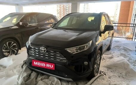 Toyota RAV4, 2021 год, 6 200 000 рублей, 4 фотография