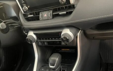 Toyota RAV4, 2021 год, 6 200 000 рублей, 18 фотография