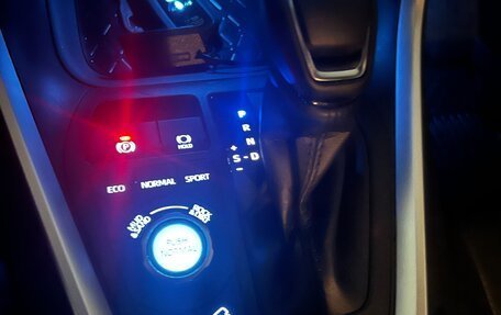 Toyota RAV4, 2021 год, 6 200 000 рублей, 21 фотография