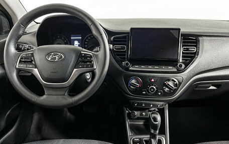 Hyundai Solaris II рестайлинг, 2021 год, 1 965 000 рублей, 12 фотография