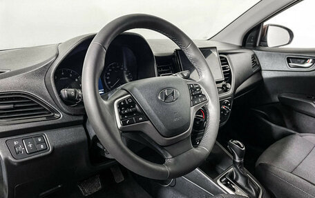 Hyundai Solaris II рестайлинг, 2021 год, 1 965 000 рублей, 13 фотография