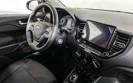 Hyundai Solaris II рестайлинг, 2021 год, 1 965 000 рублей, 9 фотография