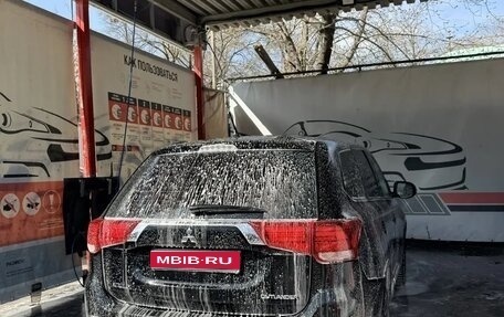 Mitsubishi Outlander III рестайлинг 3, 2016 год, 1 590 000 рублей, 1 фотография