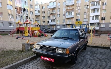 Volvo 300 Series, 1990 год, 115 000 рублей, 1 фотография