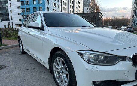 BMW 3 серия, 2015 год, 1 900 000 рублей, 28 фотография