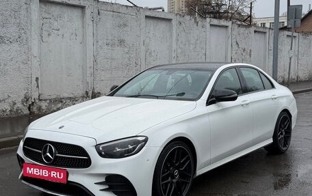 Mercedes-Benz E-Класс, 2020 год, 4 500 000 рублей, 2 фотография