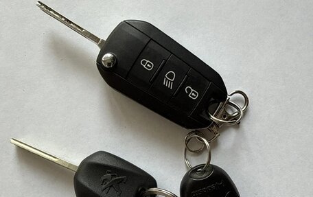 Peugeot Traveller I, 2021 год, 4 100 000 рублей, 8 фотография