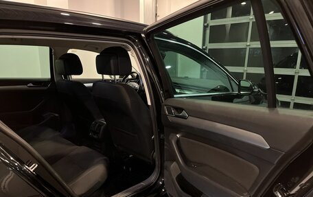 Volkswagen Passat B8 рестайлинг, 2019 год, 2 160 000 рублей, 15 фотография