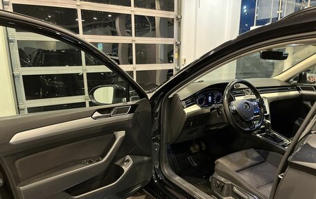 Volkswagen Passat B8 рестайлинг, 2019 год, 2 160 000 рублей, 17 фотография