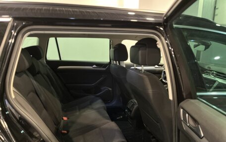 Volkswagen Passat B8 рестайлинг, 2019 год, 2 160 000 рублей, 22 фотография