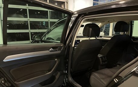 Volkswagen Passat B8 рестайлинг, 2019 год, 2 160 000 рублей, 21 фотография