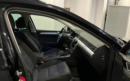 Volkswagen Passat B8 рестайлинг, 2019 год, 2 160 000 рублей, 25 фотография