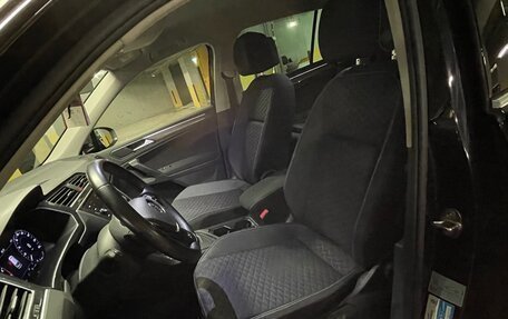 Volkswagen Tiguan II, 2018 год, 2 550 000 рублей, 8 фотография